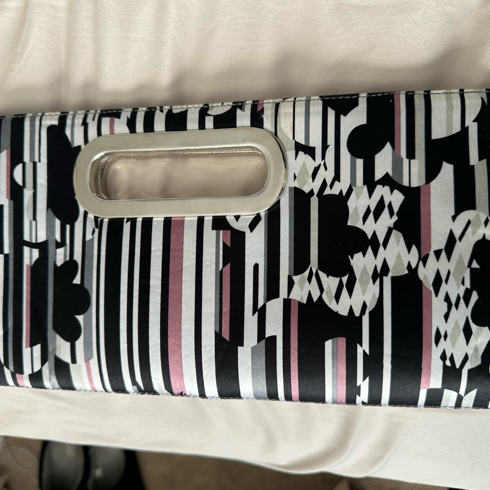 Clutch - Picture 6 of 6